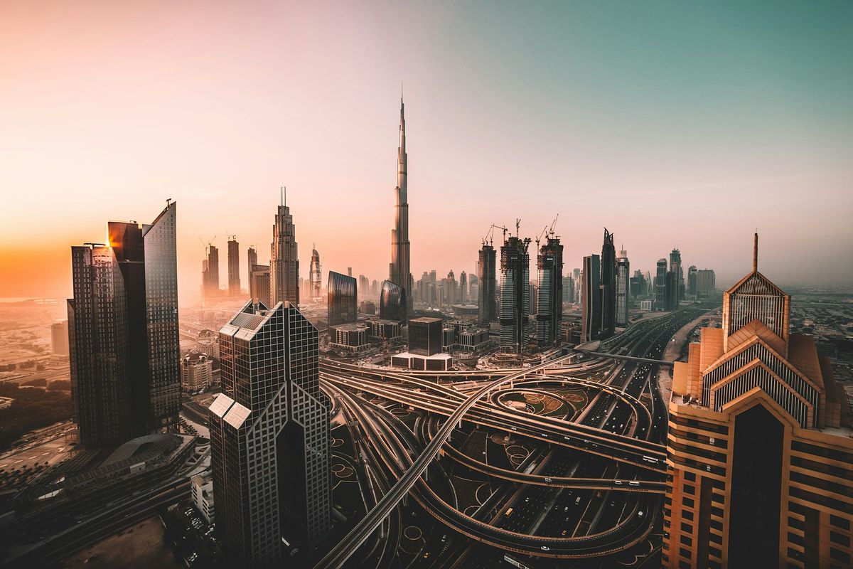 Skyline von Dubai – Einsatzgebiet für Yachtveredelung in der Golfregion